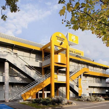 Premiere Classe Lyon Est Aeroport Saint Exupery Saint-Laurent-de-Mure Exterior foto