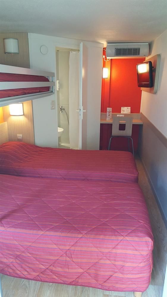 Premiere Classe Lyon Est Aeroport Saint Exupery Saint-Laurent-de-Mure Exterior foto