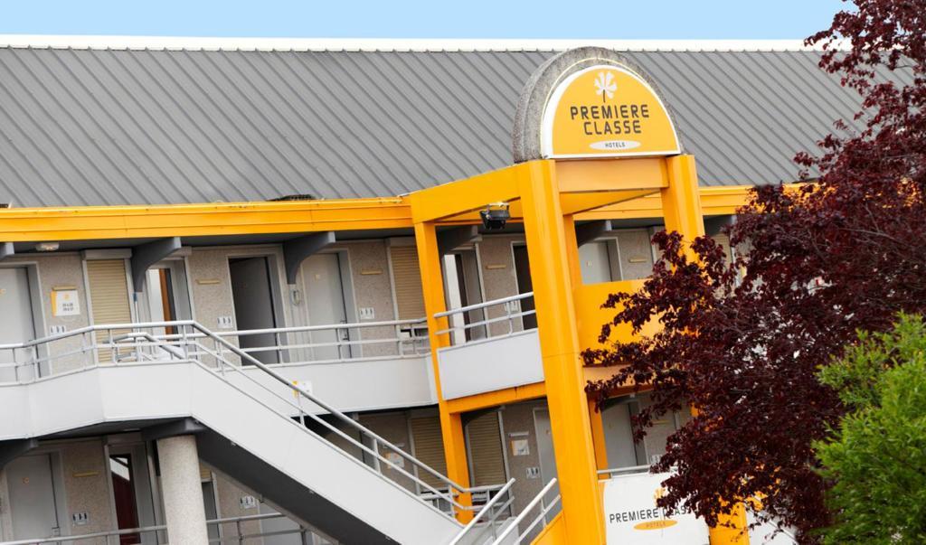 Premiere Classe Lyon Est Aeroport Saint Exupery Saint-Laurent-de-Mure Exterior foto